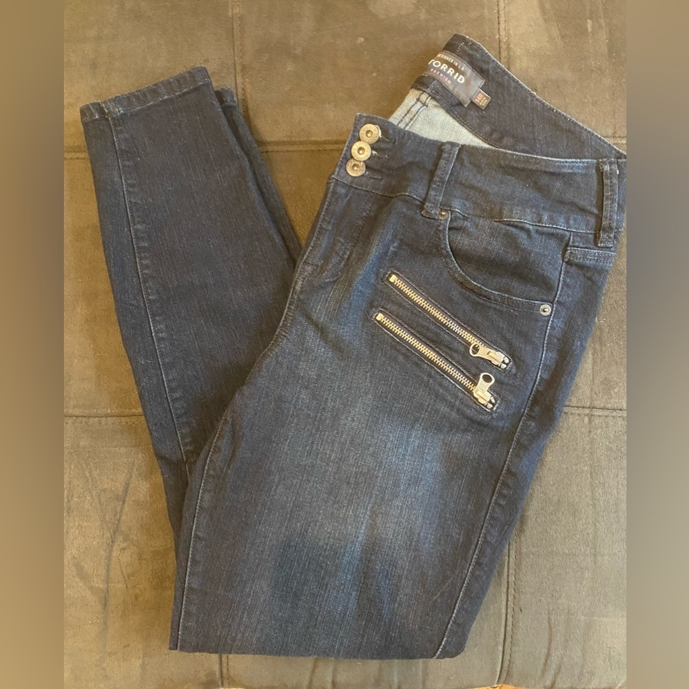 14R Torrid Multi Zip Jegging